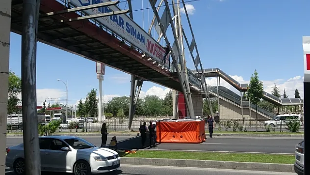 Üst geçitte intihar girişimi... Kentte trafik durdu !