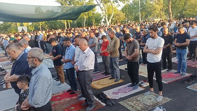 Malatya'da Kurban Bayramı namazında camiler doldu