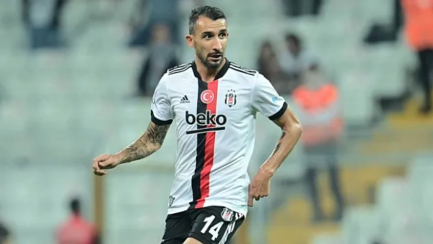 Milli futbolcu, Mehmet Topal futbolu bıraktı