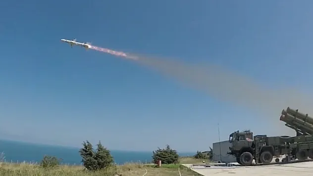 Milli güdümlü mermi ATMACA hedefi başarıyla vurdu...