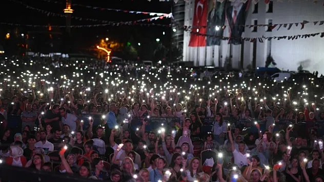 Uğur Aslan ve Buray Malatyalıları coşturdu