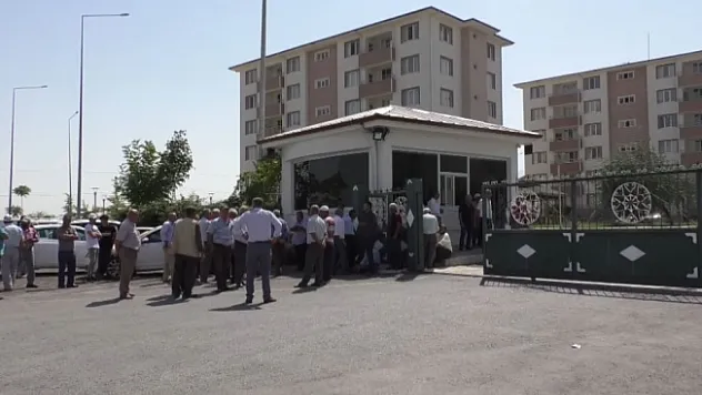 Çiftçiler eylemde, siyasiler sessiz...