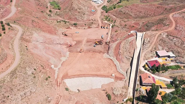 Kuluncak Karaçayır Barajında DSİ'nin çalışmaları devam ediyor