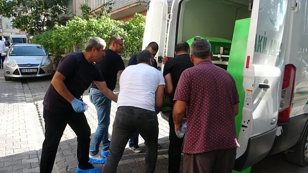 Yalnız yaşayan adam evinde ölü bulundu