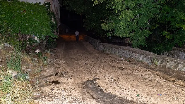 Sağanak yağış Yazıhan ve Darende'de sele neden oldu