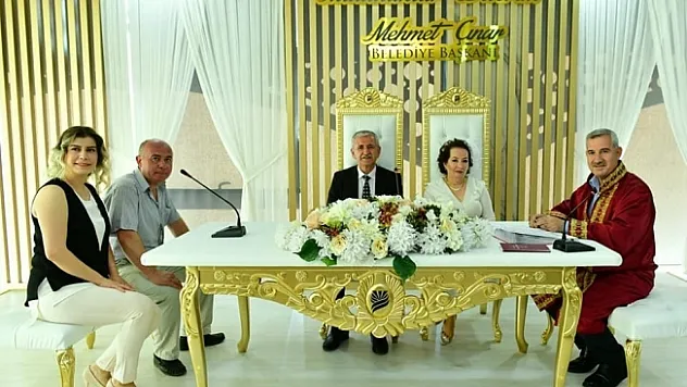 Yeşilyurt Belediyesi'nin yeni nikah sarayında ilk nikah kıyıldı