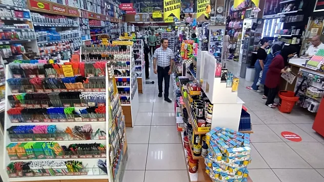 Okul alışverişi cep yakıyor!