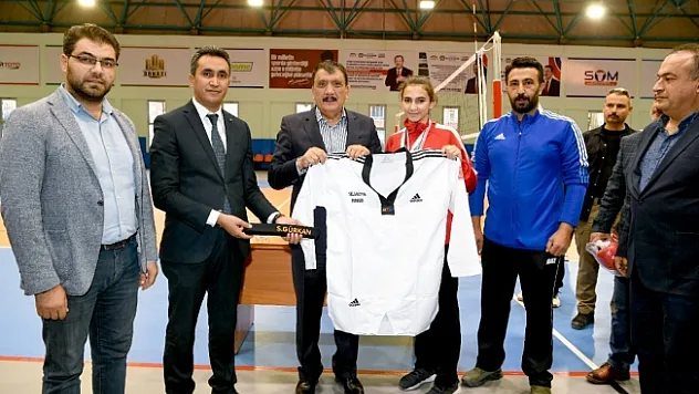 Başkan Gürkan, sporcularla bir araya geldi