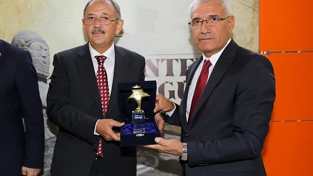 Battalgazi'deki gençlik yatırımlarına ödül