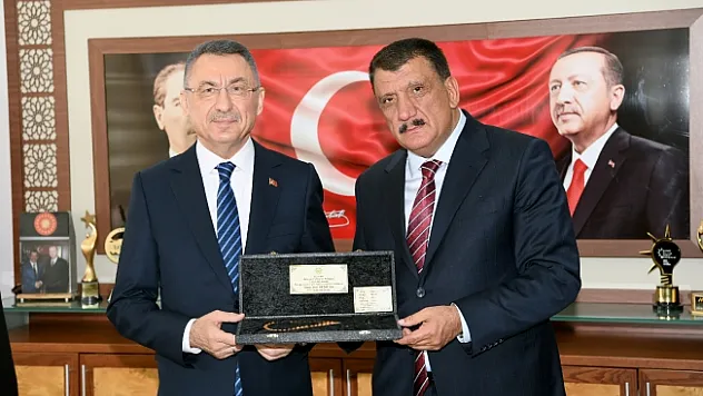 Cumhurbaşkanı Yardımcısı Oktay'tan, Büyükşehir Belediyesine ziyaret