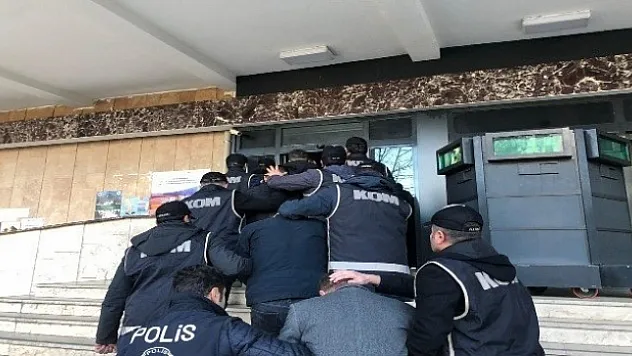 FETÖ operasyonunda 19 gözaltı