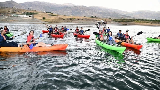 Karakaya Barajında su sporları etkinliği