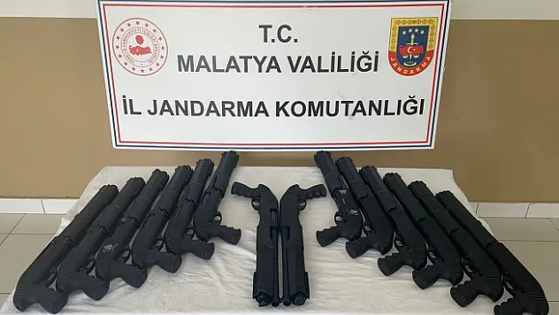 Şüpheli araçta 14 pompalı tüfek bulundu