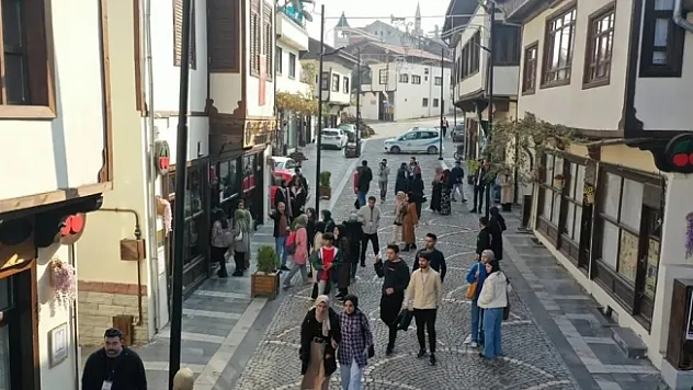 300 üniversiteli Yeşilyurt'ta