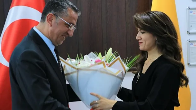 Diş Fakültesi Dekanlığında görev değişimi