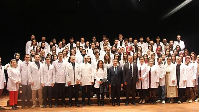 Diş Fakültesinde beyaz önlük heyecanı