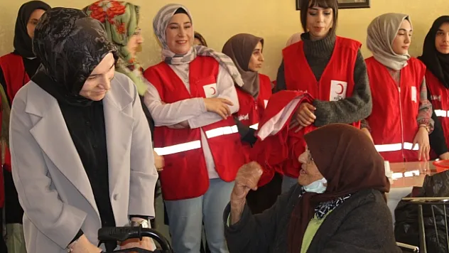 Kızılay ekiplerinden huzurevine ziyaret