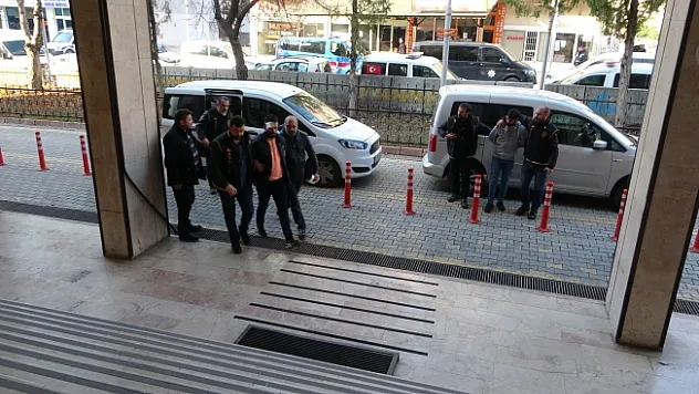 Cinayet zanlıları adliye sevk edildi