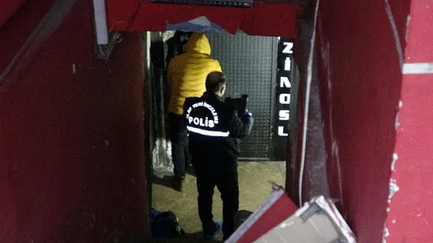 Eğlence merkezinde kanlı kavga: 2 'si ağır 3 yaralı