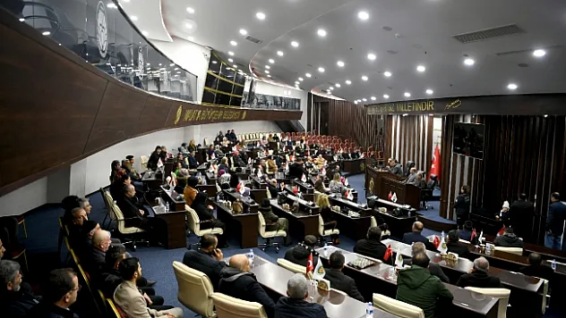 Gürkan, Büyükşehir Belediyesi Meclis Salonunda vatandaşlarla bir araya geldi