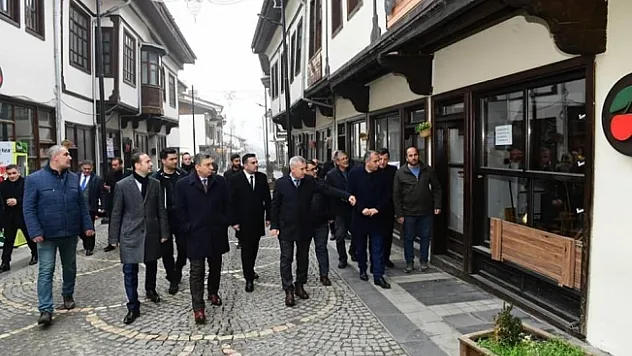 Vali Şahin'den Yeşilyurt'taki tarih ve kültür hizmetlerine tam not
