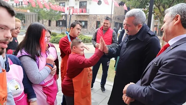 Bakan Yardımcısı Baydaş'dan down sendromlu çocuklara ziyaret