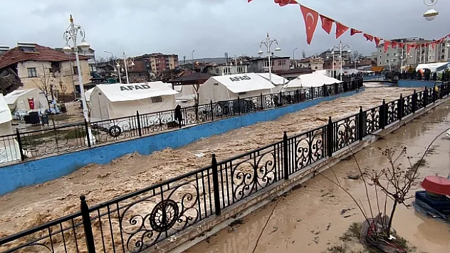 Malatya'da sağanak yağış sele neden oldu