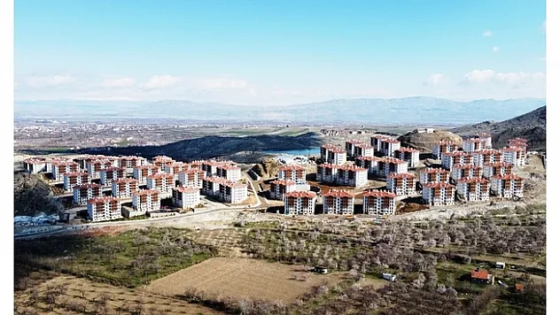 Aynı daireyi 5 kişiye kiraya veren şahıs tutuklandı