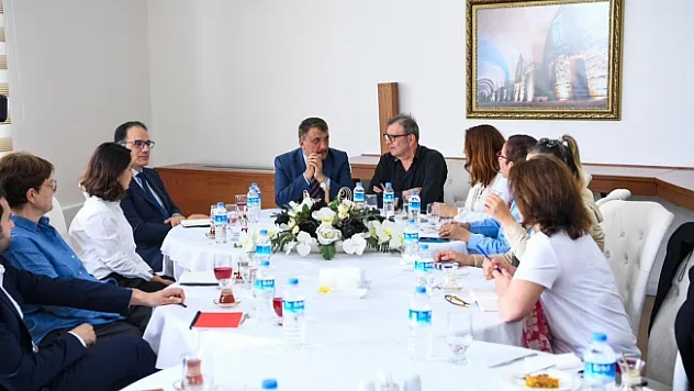 Doğal hayatı koruma vakfı üyelerinden Başkan Gürkan'a ziyaret