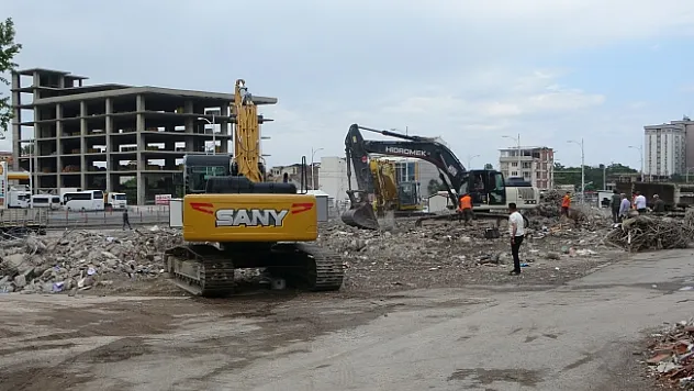 Enkaza dönen Niyazi Mahallesi TOKİ ile ayağa kalkacak