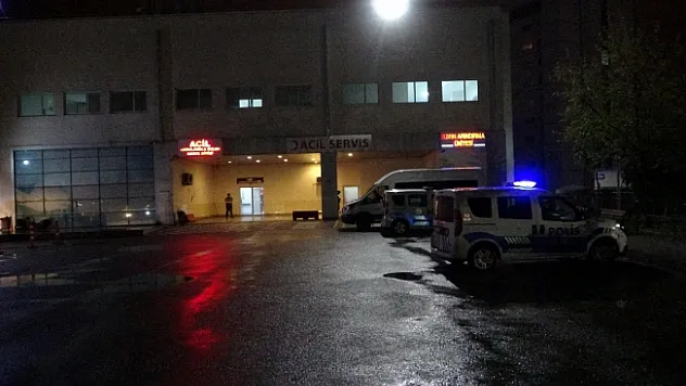 Hasarlı binanın duvarı çöktü: 1 ölü