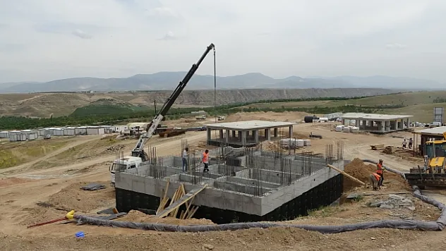 Deprem bölgesi Malatya'da köy evleri yükseliyor