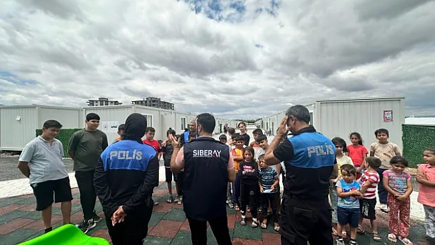 Konteynerde kalan depremzedelere siber suç uyarısı