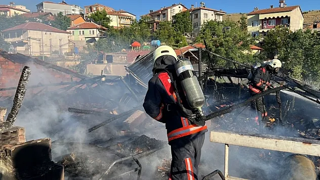 Korkutan çatı yangını