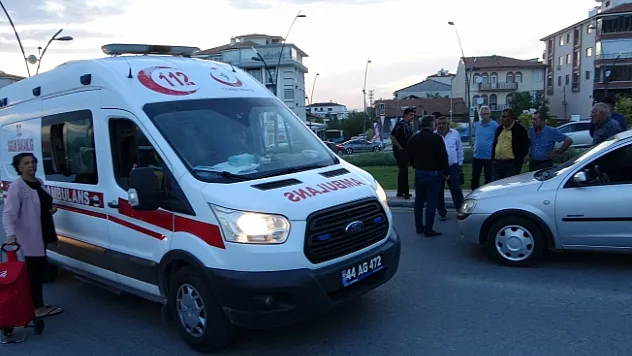 Otomobilin çarptığı yaya yaralandı