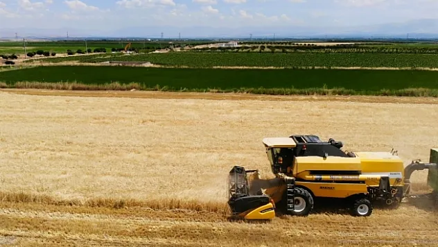 Yazıhan ilçesinde hububat hasadı sürüyor