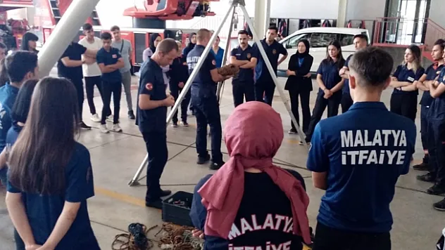 Malatya itfaiyesinden stajyer öğrencilere uygulamalı eğitim