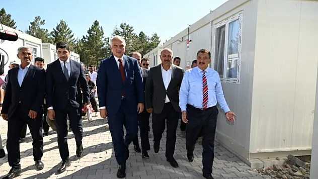 Bakan Ersoy, Malatya'da incelemelerde bulundu