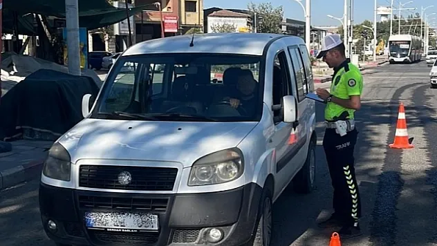 Bir haftada 3 bin 896 sürücüye ceza