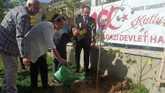 Battalgazi Devlet Hastanesi'nde 100. Yıl fidan dikimi gerçekleştirildi