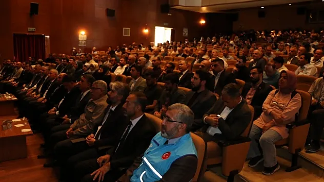 Malatya'da &quotİstikamet rehberi olarak peygamber' konferansı