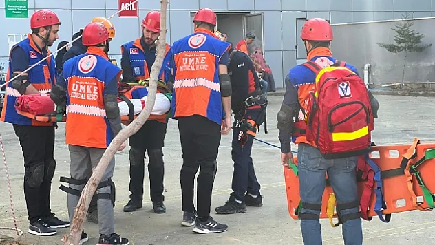 Depremle yıkılan Malatya'da deprem tatbikatı gerçeği aratmadı