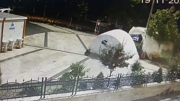 Malatya'da şiddetli fırtına çadırları uçurdu