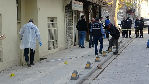 Tartıştığı işçilerin üzerine kurşun yağdırdı: 1'i ağır 2 yaralı