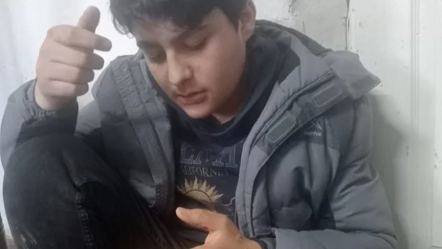 Deprem paniğiyle evin balkonundan atladı
