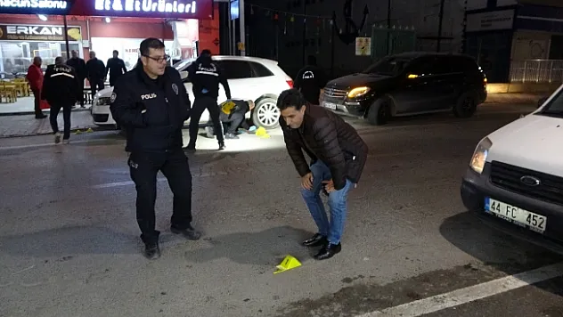 Cadde ortasında kurşun yağmuruna tutuldu