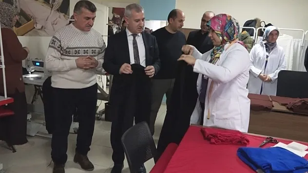 Giyim kursunda üretilen kıyafetler Filistin'e gönderilecek