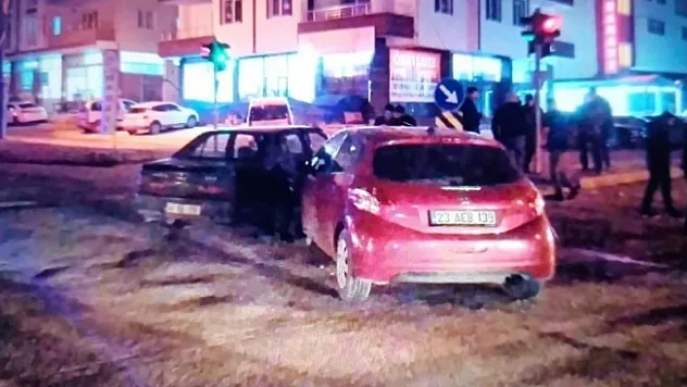 Malatya'da iki otomobil çarpıştı: 2 yaralı