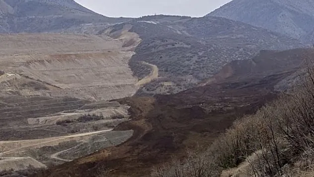 Erzincan'da göçük: 9 kişi toprak altında