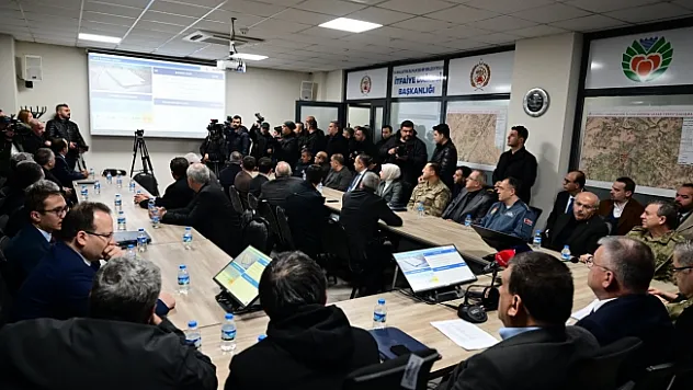 Afet Koordinasyon Toplantısı saat 04.17'de yapıldı